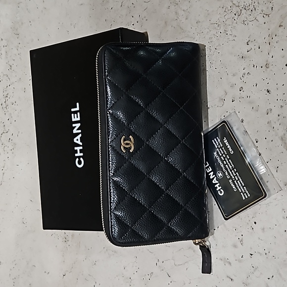 CHANEL Handbags - Chanel Caviar Black Zip Wallet